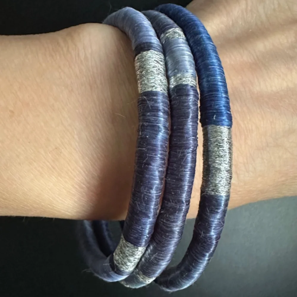 Handmade Flexible Bangle Bracelets from Rwanda - set of 3 blue/silver - Picture 4 of 15